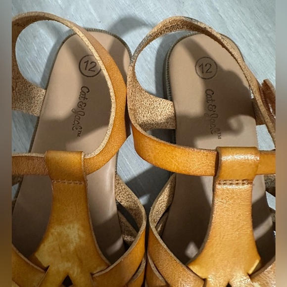 Toddler Girl’s Tan Cat & Jack Closed-Toe Strap Buckle Woven Sandals Shoes 12 - Picture 2 of 4